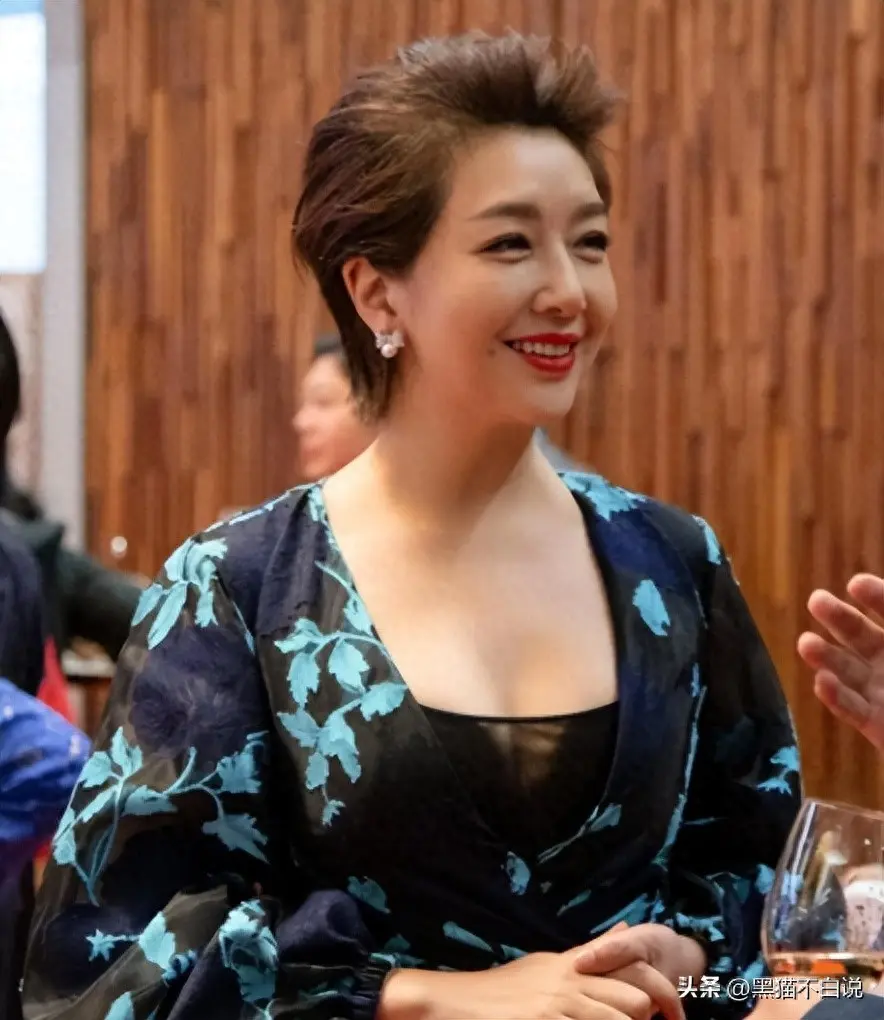 58岁身家过亿的江珊，27岁女儿成心病