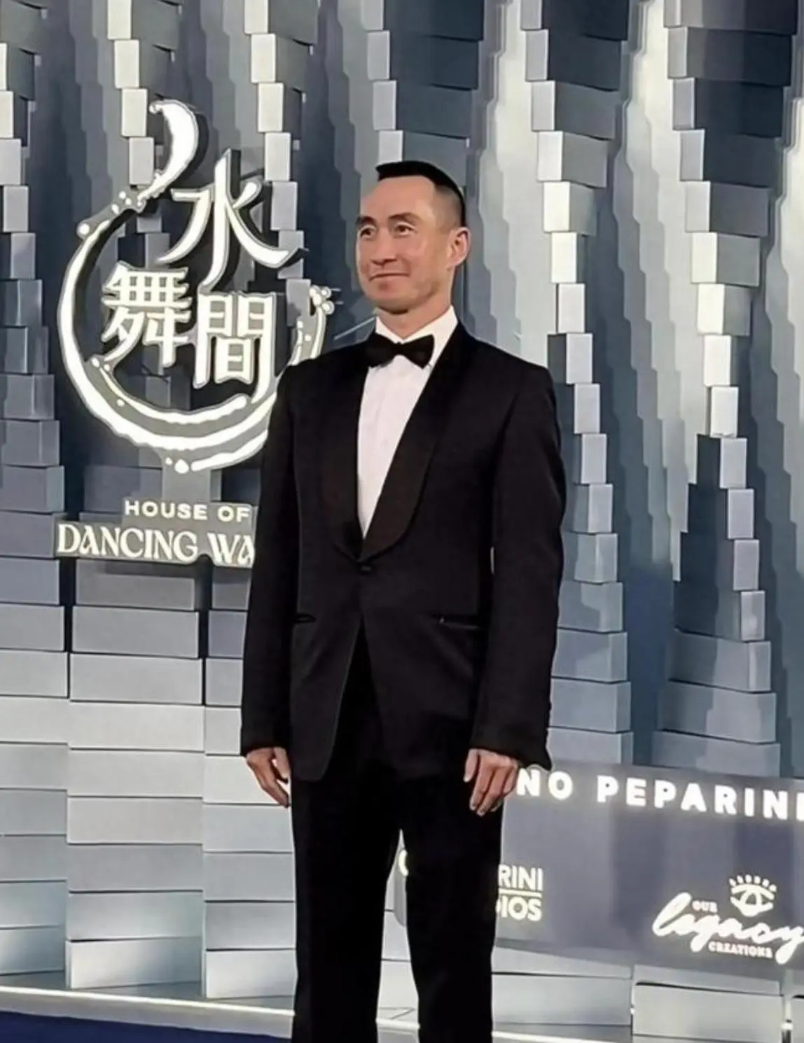 何猷龙澳门新酒店开业，独撑场面未邀家族成员
