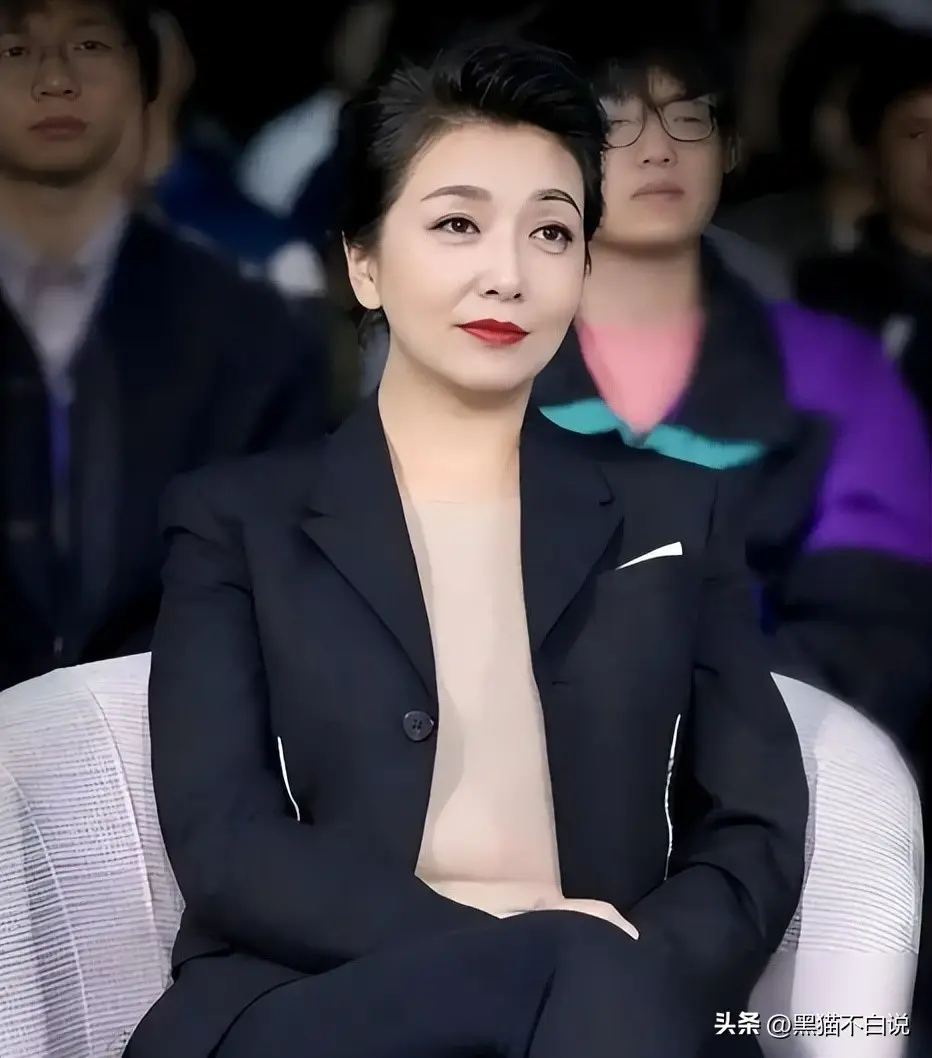 58岁身家过亿的江珊，27岁女儿成心病