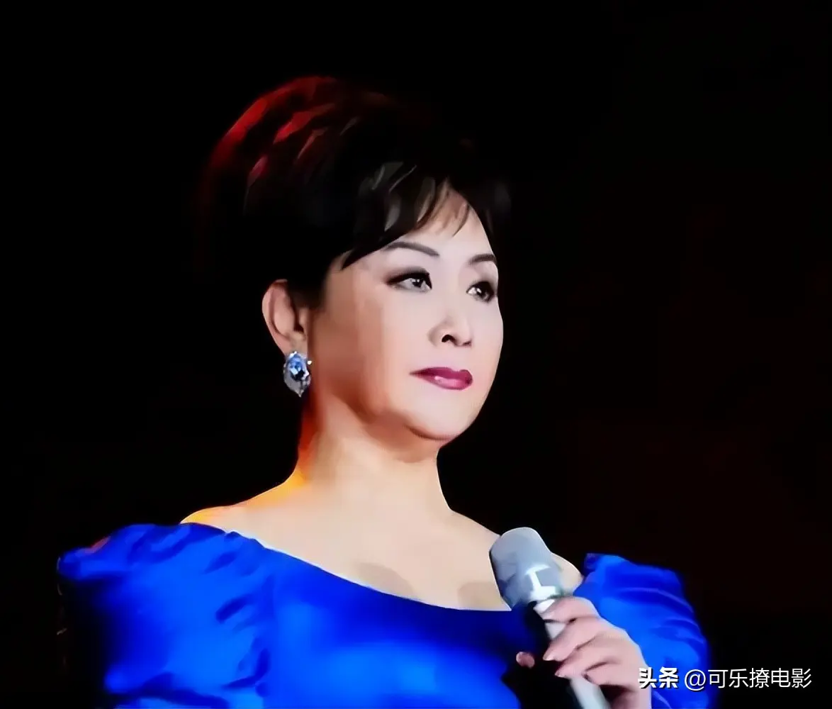 82岁李谷一因病缺席春晚4年，北京养病女儿照料