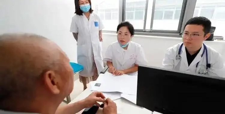 中国商人告诉我：在这里赚钱不难，但能安全带回国的不多