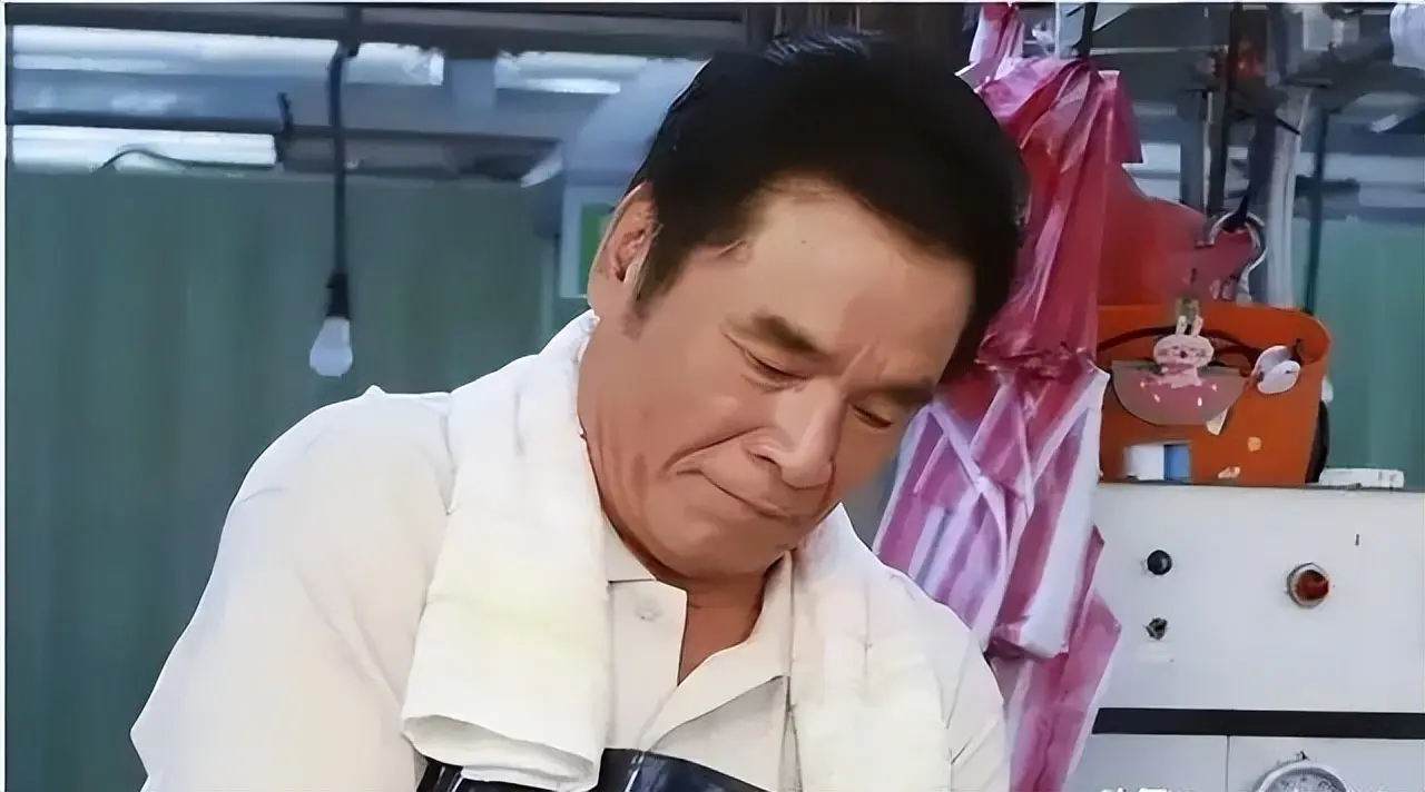 他前后娶“6个老婆”，每人每月7万零花钱，71岁娶第七房小娇妻