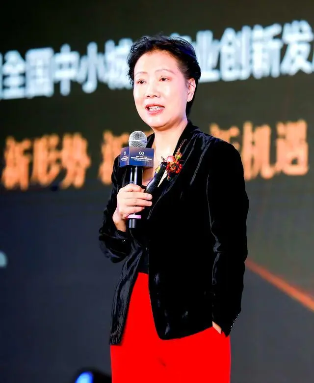 财经大神叶檀立遗嘱，丈夫定居美国，身家过亿