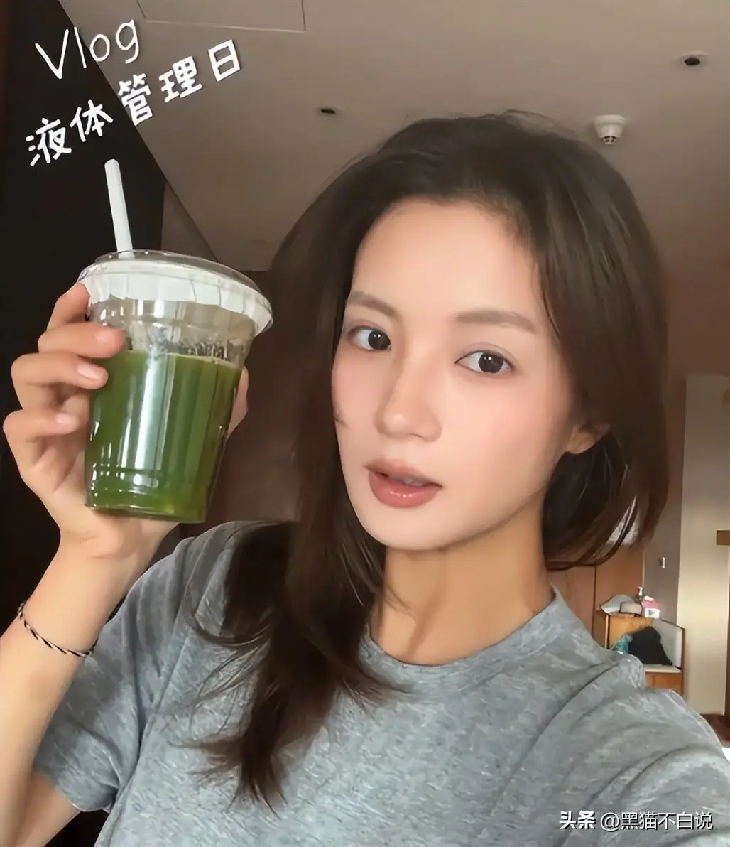 大肚遮不住！曝95花与大13岁知名导演结婚！