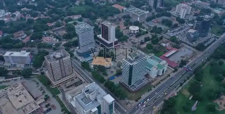 中国商人告诉我：在这里赚钱不难，但能安全带回国的不多