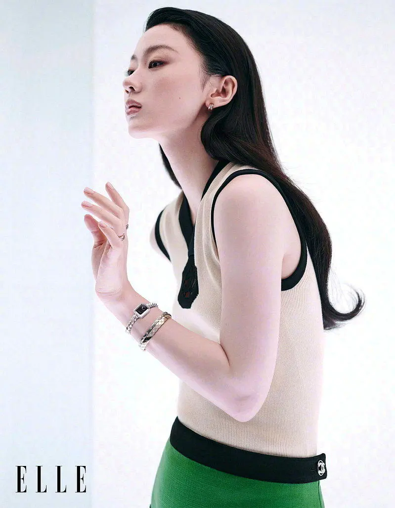 单依纯登ELLE封面，首本五大女刊预售破万