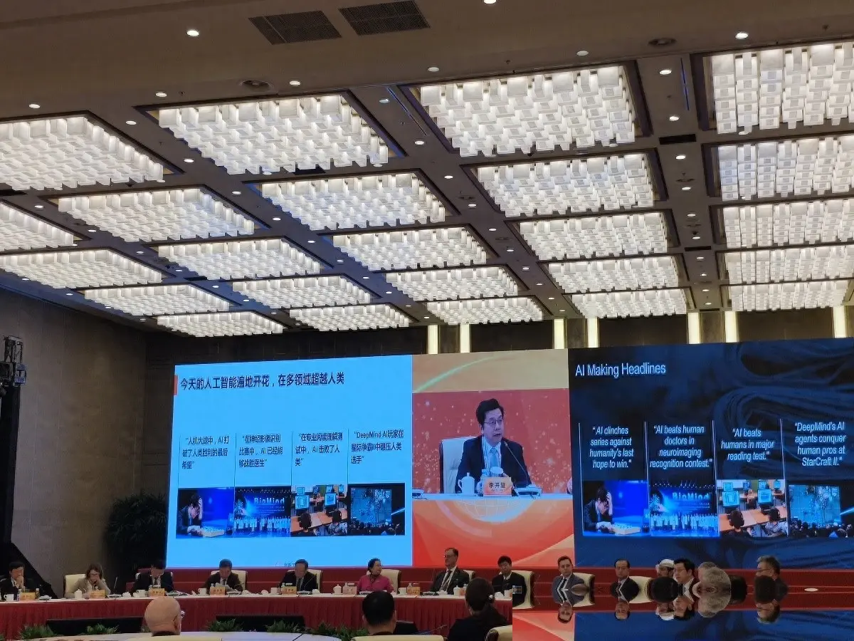 李开复：美国在AI硬件赛道已败给中国！
