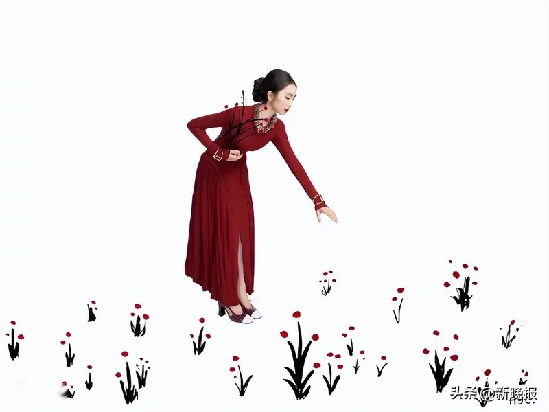 “黄多多正式进圈”登上热搜 身穿香奈儿红裙现身VOGUE红毯