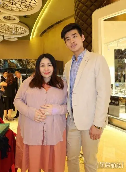 赌王千金何超盈豪叹“镶钻大闸蟹”  深水湾豪宅内部意外曝光  超高楼底装修奢华