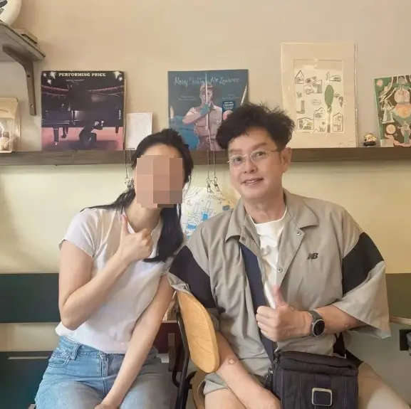 谭咏麟聚首成龙曾志伟会合林子祥夫妇    五大巨星世纪饭局校长叹要珍惜  一人饮到面红志伟最兴奋