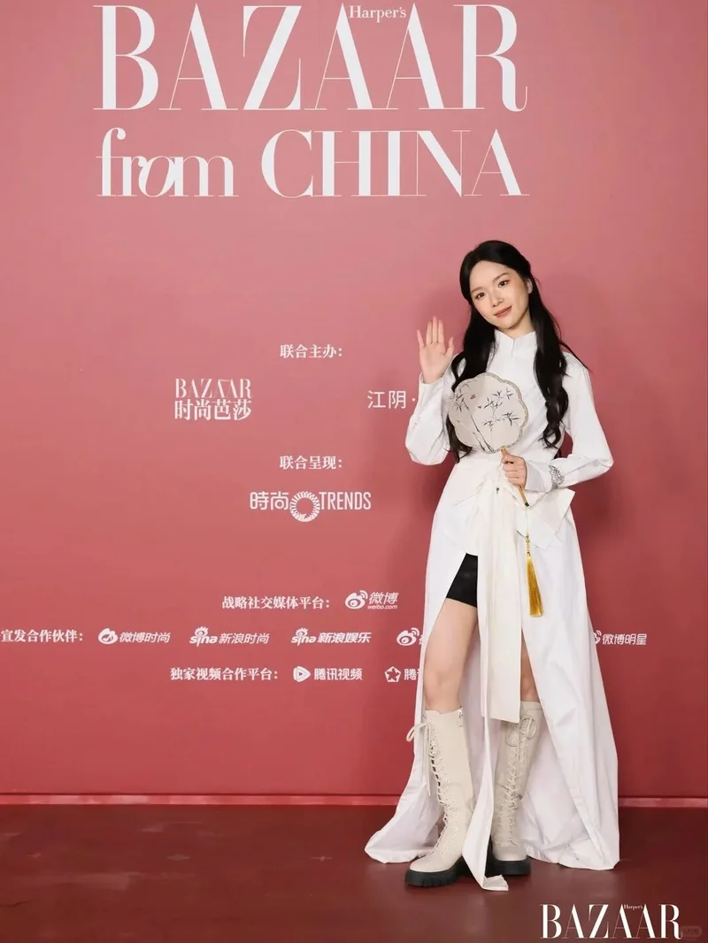 和赵露思撞衫后 她被骂了12个小时