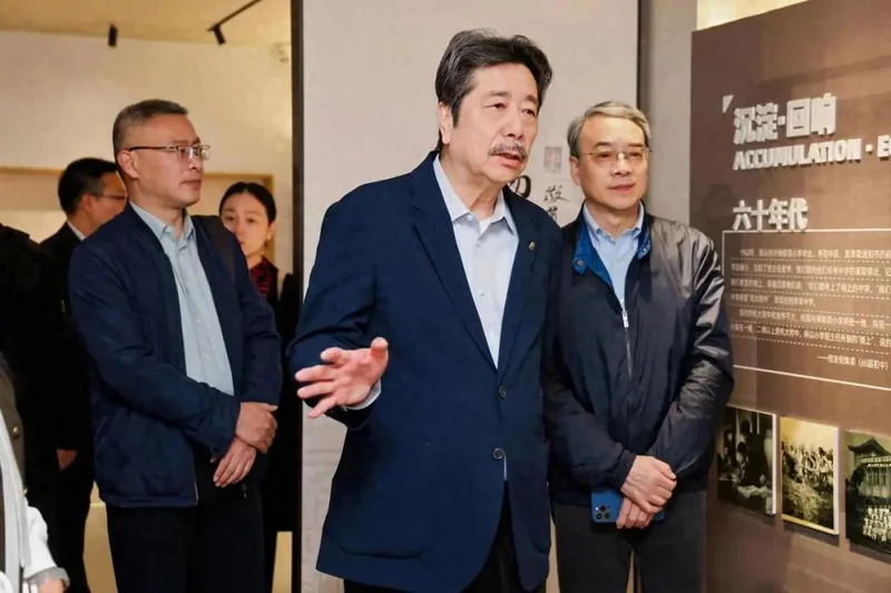 鲁迅长孙周令飞现身杭州，谈及祖父：不希望鲁迅被供在神坛上