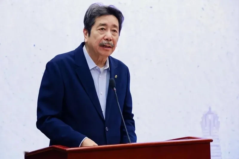 鲁迅长孙周令飞现身杭州，谈及祖父：不希望鲁迅被供在神坛上