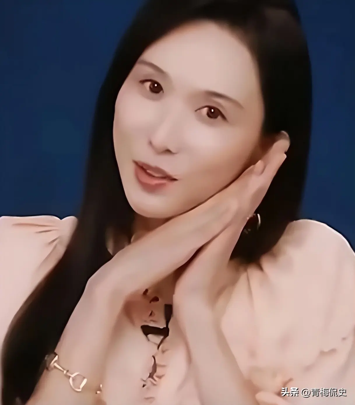 林志玲脸肿馒化显疲惫,发嗲叫卖