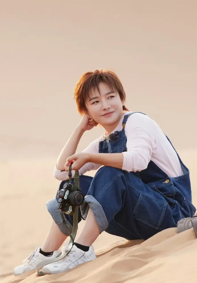 许飞被爆已婚生子，长期定居加拿大