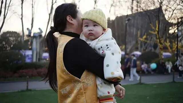 官方统计：中国“养老”人数首次超过“养小”