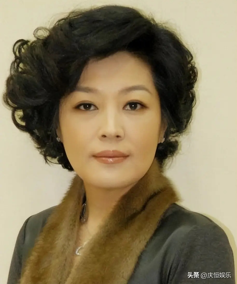 李咏老婆哈文定居纽约富人区，没有再婚