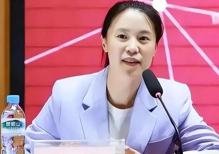 王楠现状：在内蒙古租房住，女儿进省队试训