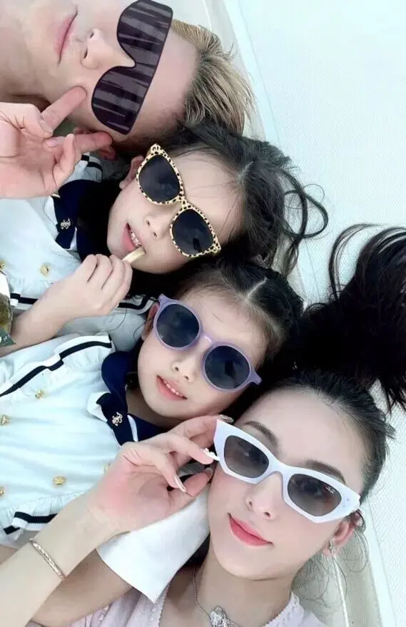 郭富城61岁生日:方媛和女儿把风头全给抢了