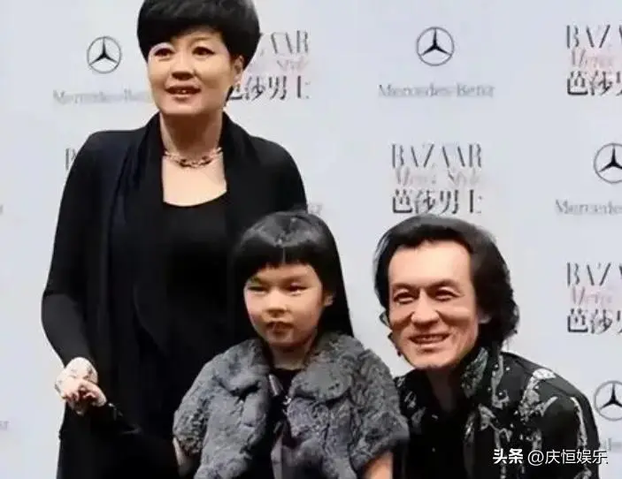 李咏老婆哈文定居纽约富人区，没有再婚