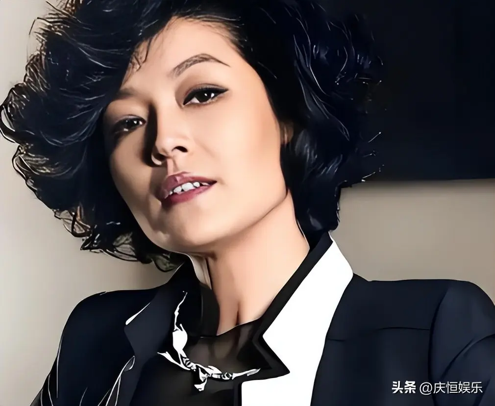 李咏老婆哈文定居纽约富人区，没有再婚