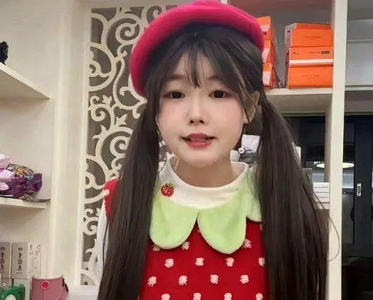 被家人遗弃的抗癌网红“夏夏”23岁病逝