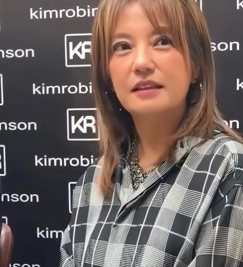 赵薇谈女儿：性格和我完全不同