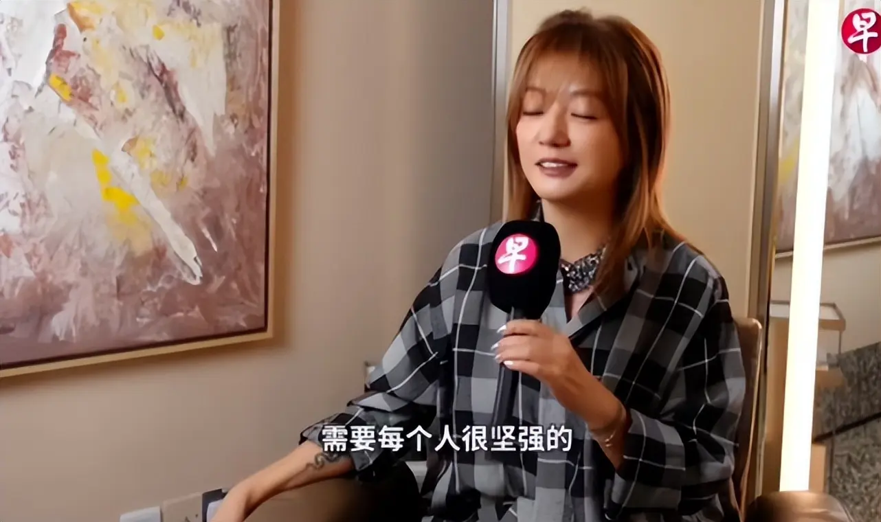 赵薇谈女儿：性格和我完全不同