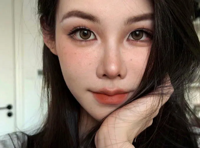 “美妆界熹妃回宫” 千万博主姜乘澜自爆已婚、老公是他
